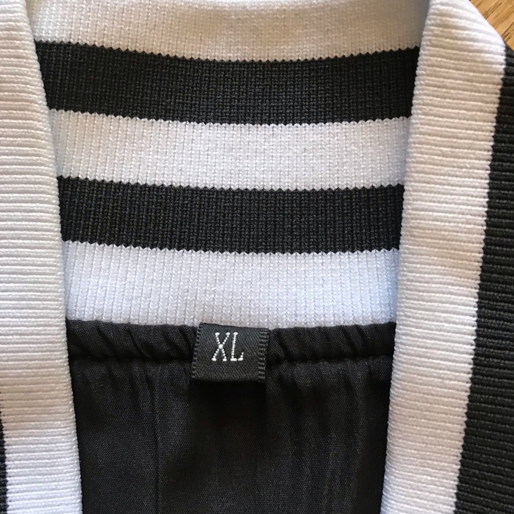 Vegas Golden Knights 2024 Season 8 Member Box Varsity Bomber Jacket XL Scarf Pin - Picture 9 of 15